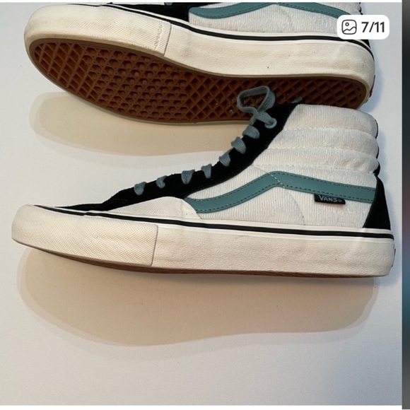 Vans Black and White High-Tops with Blue Details Size 10.5 SB-1